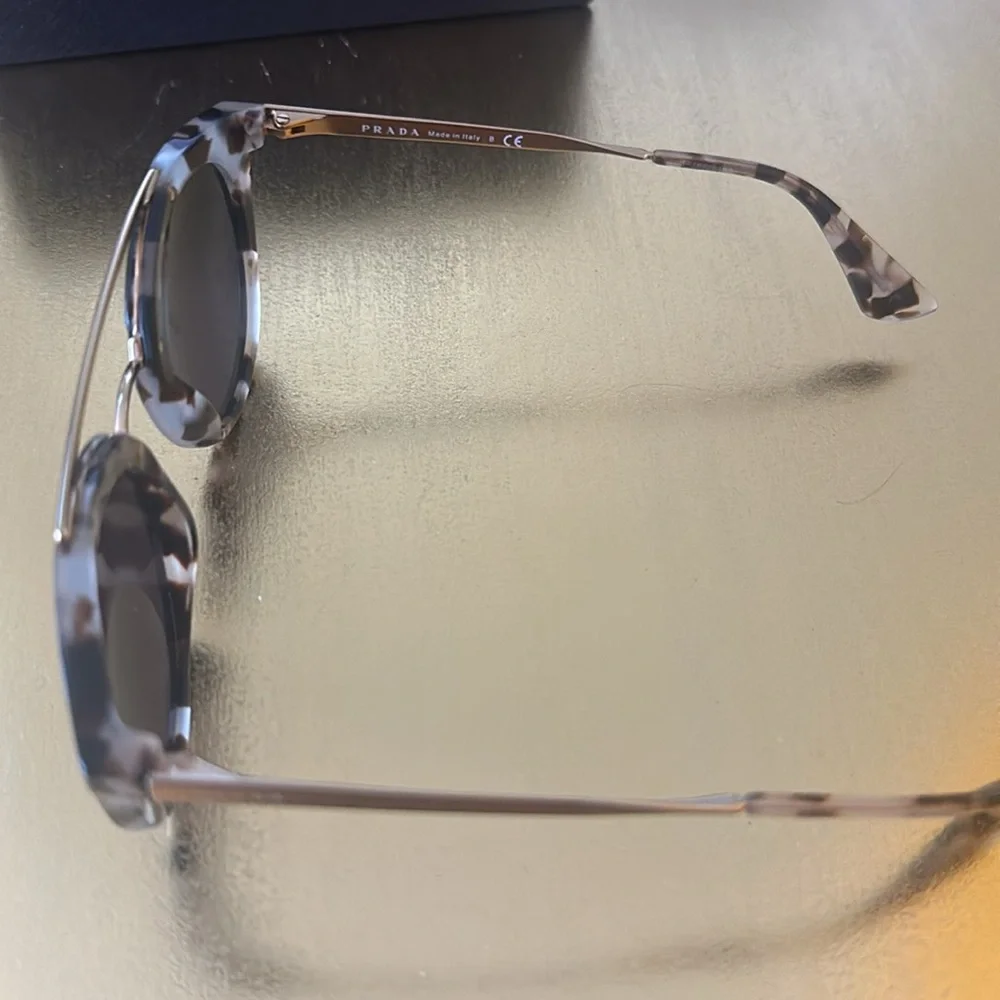 PRADA SUNGLASSES - Picture 3 of 5